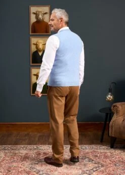 Norfolk Men's Lambswool Slipover In Glacier - Classic Fit -Alan Paine Fashion Store 050A62 NORFOLK VEE NECK SLIPOVER GLACIER 04