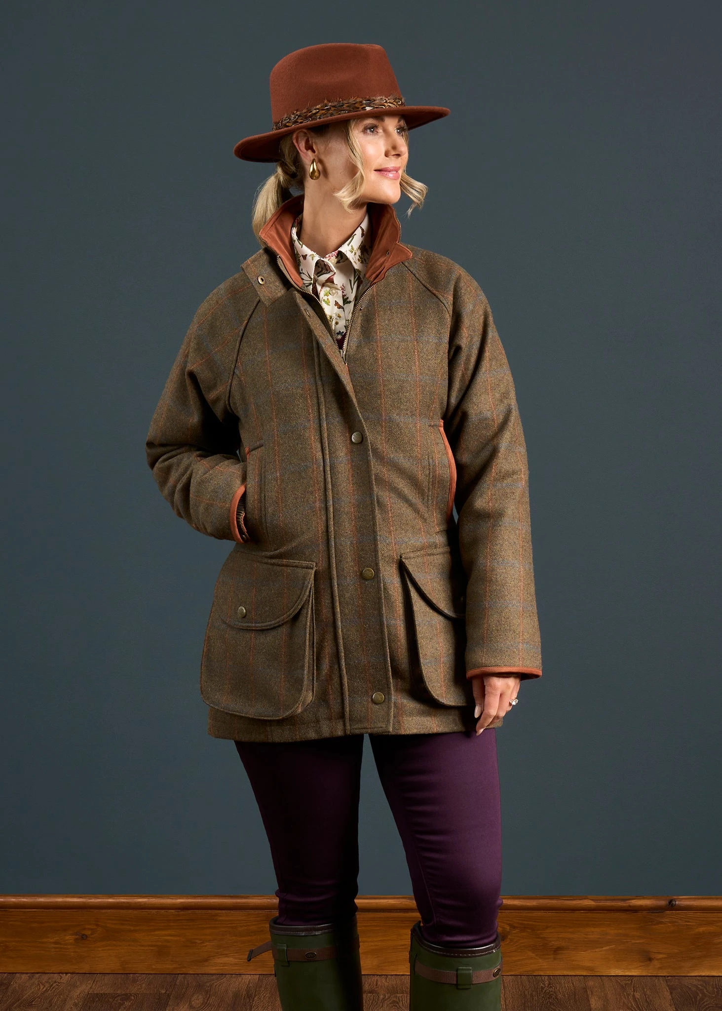 Combrook Ladies Tweed Shooting Coat In Willow - Shooting Fit 2 Combrook Ladies Tweed Shooting Coat In Willow - Shooting Fit - Image 2