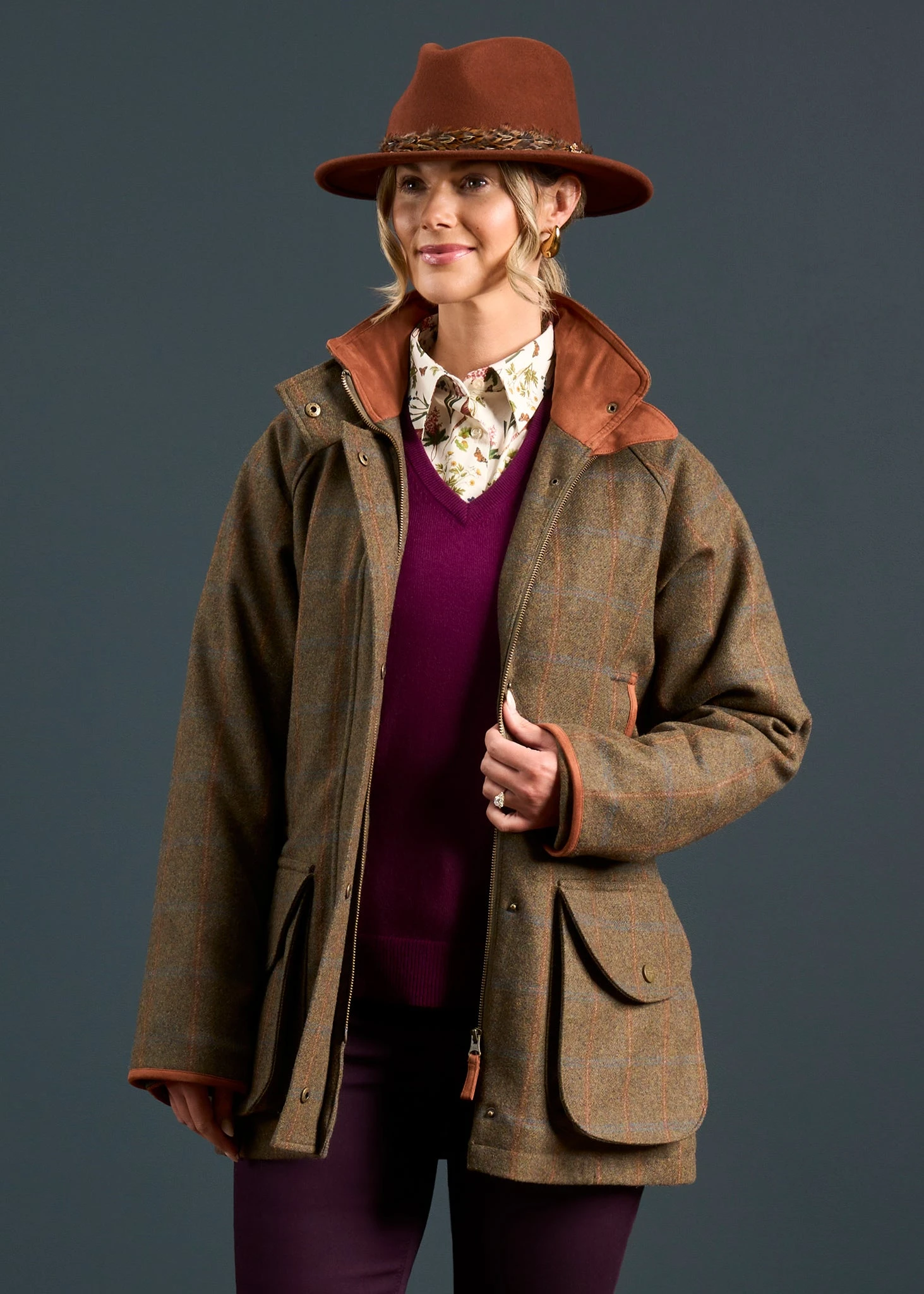 Combrook Ladies Tweed Shooting Coat In Willow - Shooting Fit 3 Combrook Ladies Tweed Shooting Coat In Willow - Shooting Fit - Image 3