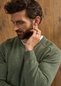 Dorset Men's Lambswool Jumper In Landscape - Classic Fit 11 Dorset Men's Lambswool Jumper In Landscape - Classic Fit -Alan Paine Fashion Store Dorset Mens Lambswool Jumper Landscape 6