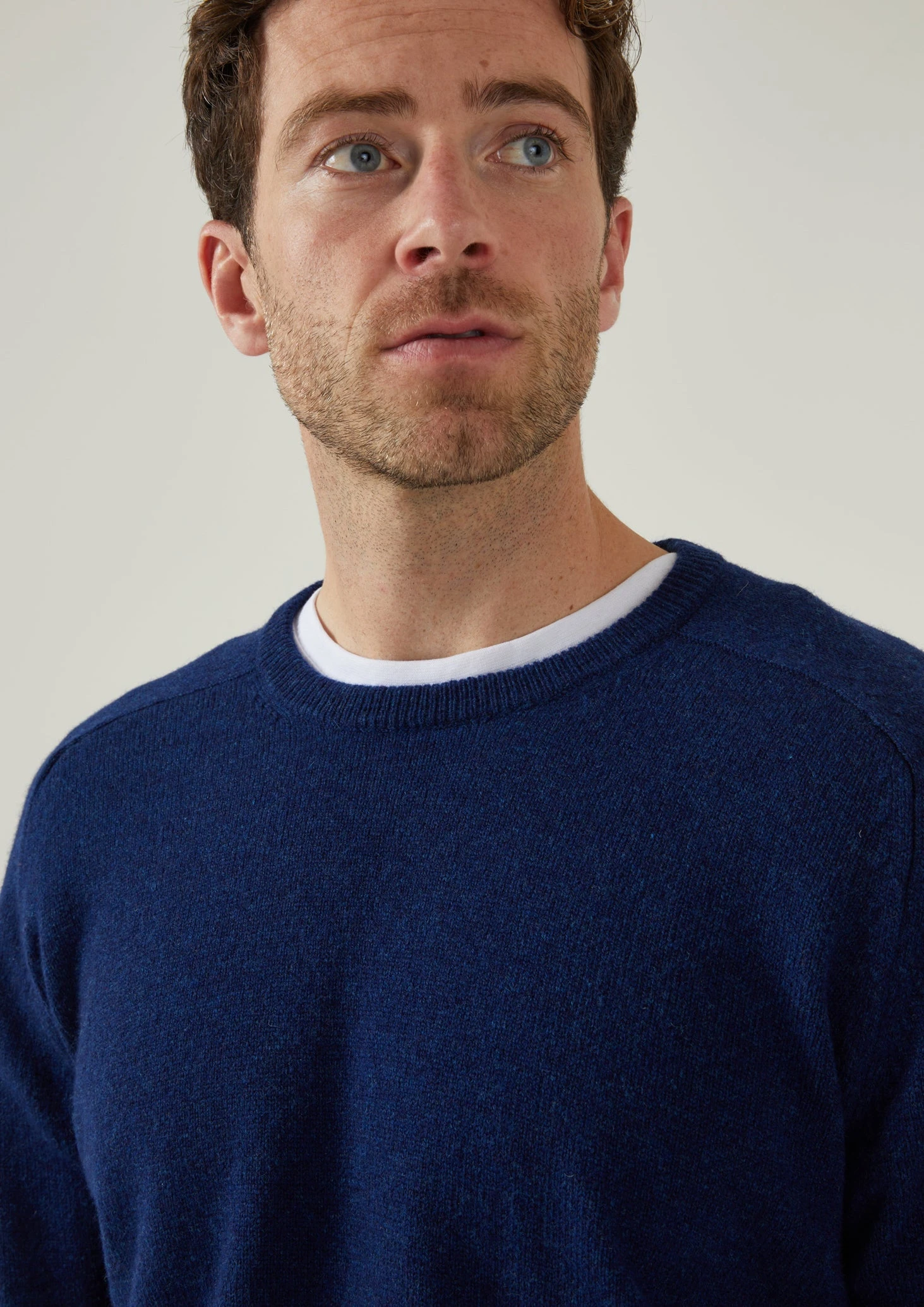 Dorset Men's Lambswool Jumper In Indigo - Classic Fit 4 Dorset Men's Lambswool Jumper In Indigo - Classic Fit - Image 4