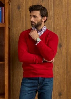 Kilsyth Men's Lambswool Jumper In Dubonnet - Regular Fit 9 Kilsyth Men's Lambswool Jumper In Dubonnet - Regular Fit -Alan Paine Fashion Store Kilsyth Lambswool Vee Neck Jumper Dubbonet 2