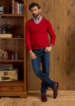 Kilsyth Men's Lambswool Jumper In Dubonnet - Regular Fit 11 Kilsyth Men's Lambswool Jumper In Dubonnet - Regular Fit -Alan Paine Fashion Store Kilsyth Lambswool Vee Neck Jumper Dubbonet 3