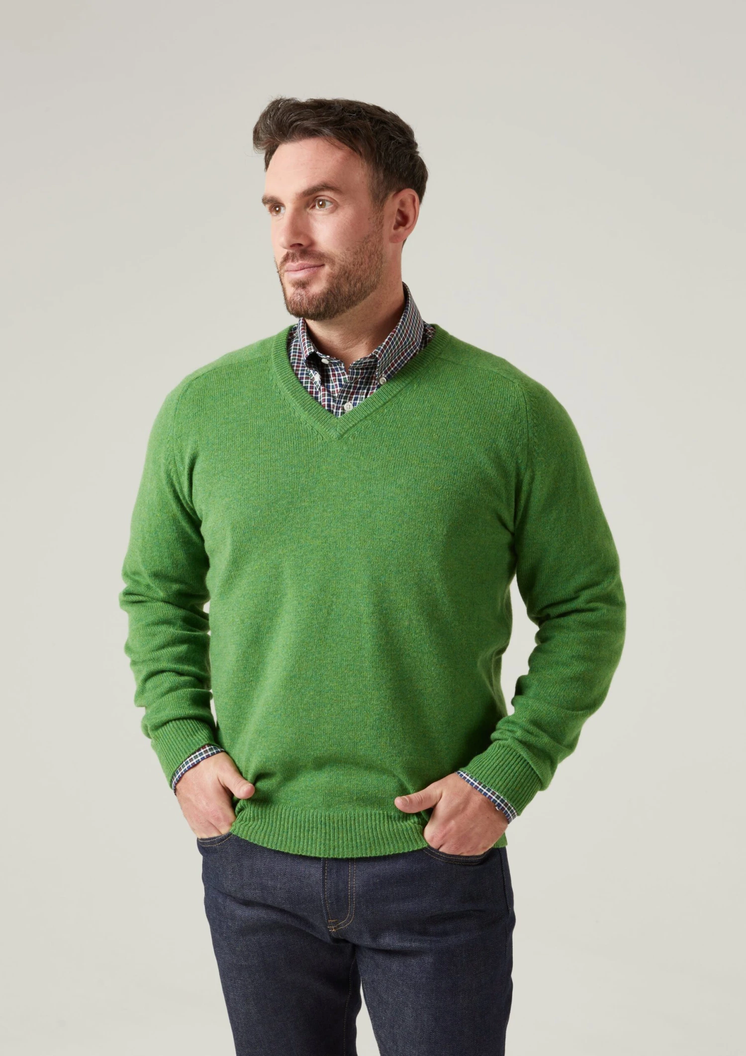 Kilsyth Men's Lambswool Jumper In Watercress - Regular Fit 3 Kilsyth Men's Lambswool Jumper In Watercress - Regular Fit - Image 3