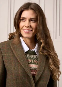Surrey Ladies Mid-Thigh Tweed Coat In Hemlock - Regular Fit 11 Surrey Ladies Mid-Thigh Tweed Coat In Hemlock - Regular Fit -Alan Paine Fashion Store Ladies Tweed Long Coat Surrey Hemlock 3