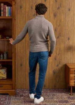 Landford Men's Lambswool Buttoned Jumper In Vole - Regular Fit 9 Landford Men's Lambswool Buttoned Jumper In Vole - Regular Fit -Alan Paine Fashion Store Landford Cable Lambswool Cardigan Vole 3