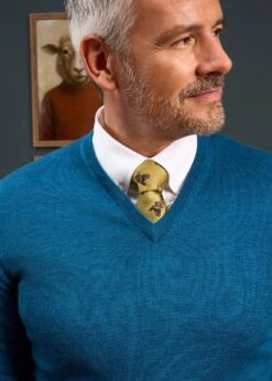 Millbreck Men's Merino Wool Jumper In Bottle Blue - Regular Fit 9 Millbreck Men's Merino Wool Jumper In Bottle Blue - Regular Fit -Alan Paine Fashion Store MILLBRECK VEE NECK BOTTLE BLUE 02