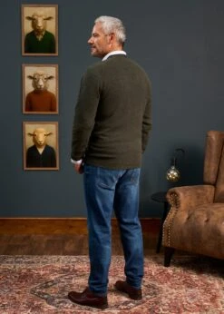 Cornwall Lambswool Cardigan In Seaweed - Classic Fit 9 Cornwall Lambswool Cardigan In Seaweed - Classic Fit -Alan Paine Fashion Store Mens Lambswool Cardigan Dark Green 3