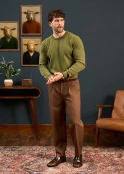 Lenzie Men's Lambswool Jumper In Green Bean - Regular Fit -Alan Paine Fashion Store Mens Lambswool Crew Neck Regular Fit Green 2