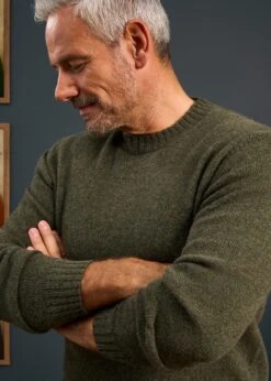 Kinnadie Supersoft Shetland Jumper In Moorland - Regular Fit -Alan Paine Fashion Store Mens Shetland Wool Jumper Green 2 9f9dabdb 2d1e 4b43 b85a 1dc3d98b3e2e