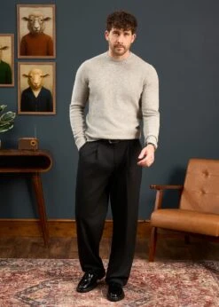 Kinnadie Supersoft Shetland Jumper In Silver Grey - Regular Fit -Alan Paine Fashion Store Mens Shetland Wool Jumper In Cream 2 295fa48d a21f 44ca bc37 1648a2283f09