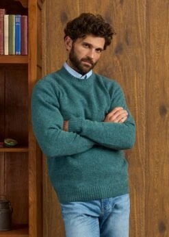 Kinnadie Supersoft Shetland Jumper In Kingfisher - Regular Fit 9 Kinnadie Supersoft Shetland Jumper In Kingfisher - Regular Fit -Alan Paine Fashion Store Mens Shetland Wool Jumper Kingfisher 2