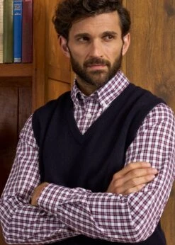 Norfolk Men's Lambswool Slipover In Navy - Classic Fit -Alan Paine Fashion Store Norfolk Lambswool Knitted Slipover Dark Navy 5