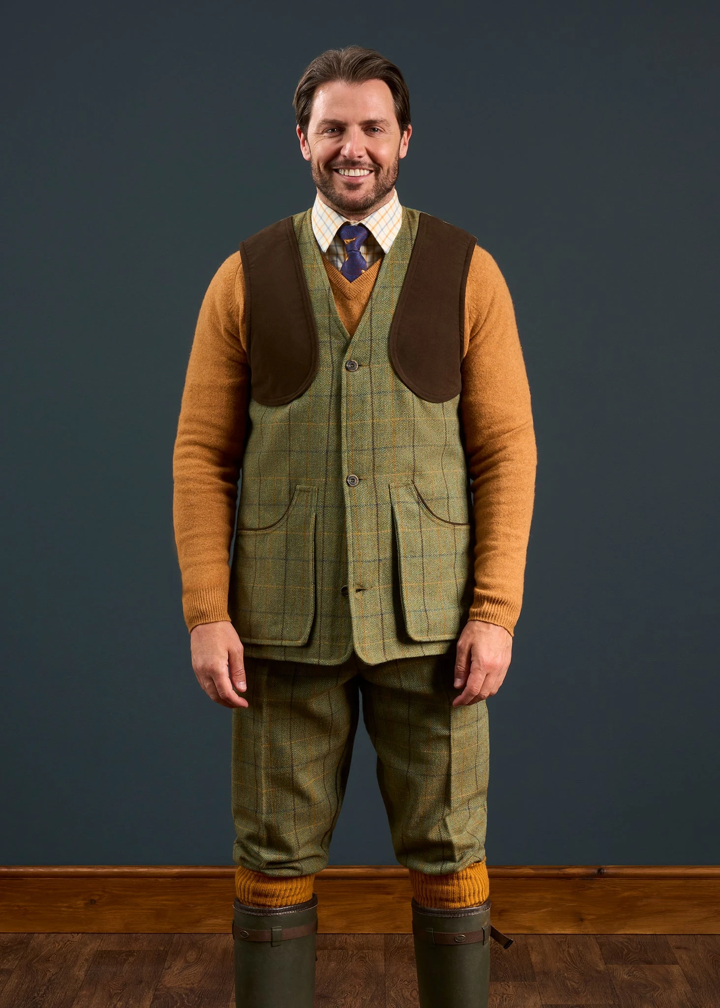 Rutland Men's Tweed Shooting Waistcoat In Dark Moss - Shooting Fit 4 Rutland Men's Tweed Shooting Waistcoat In Dark Moss - Shooting Fit - Image 4