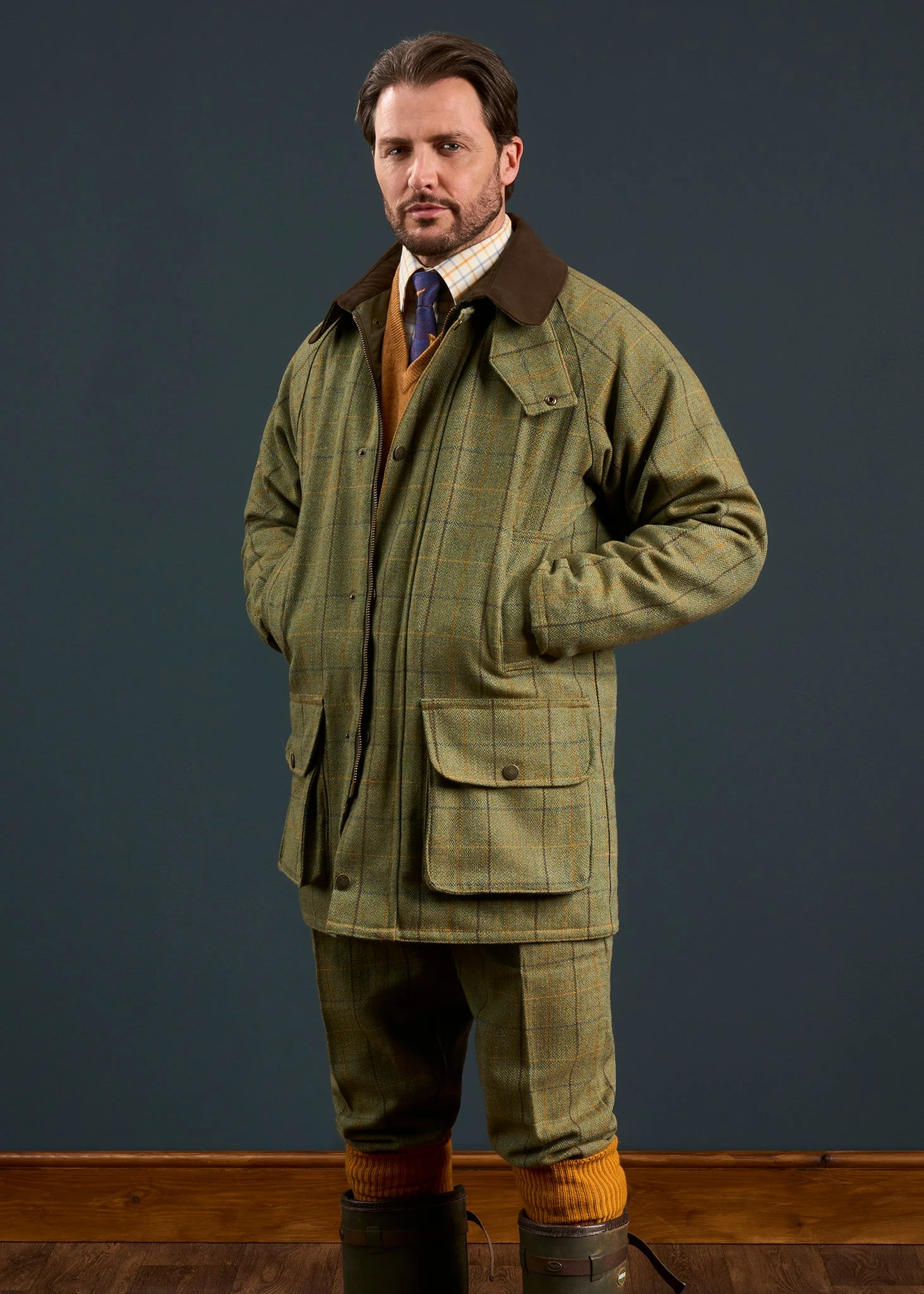 Rutland Men's Tweed Waterproof Shooting Coat In Dark Moss - Regular Fit 3 Rutland Men's Tweed Waterproof Shooting Coat In Dark Moss - Regular Fit - Image 3