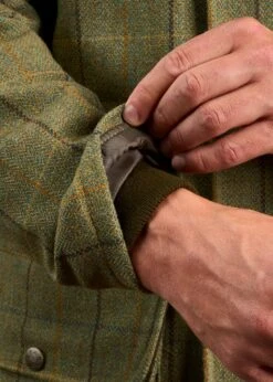Rutland Men's Tweed Waterproof Shooting Coat In Dark Moss - Regular Fit 13 Rutland Men's Tweed Waterproof Shooting Coat In Dark Moss - Regular Fit -Alan Paine Fashion Store Rutland Mens Tweed Waterproof Shooting Coat Dark Moss 5