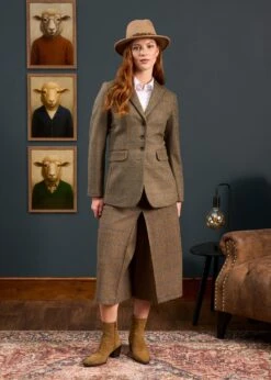Surrey Ladies Tweed Culottes In Seabrook -Alan Paine Fashion Store Surrey Ladies Tweed Cullotes Seabrook 2