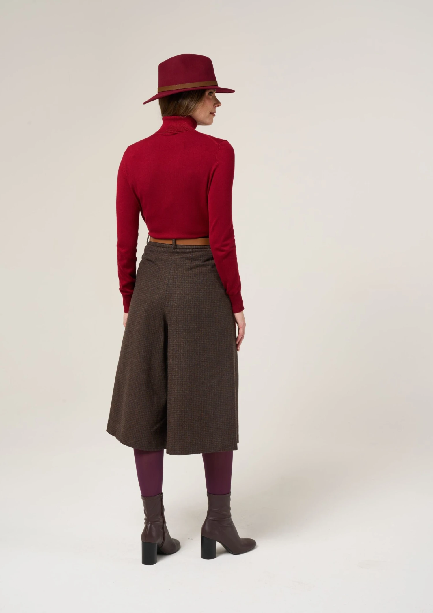 Surrey Ladies Tweed Culottes In Bramble 4 Surrey Ladies Tweed Culottes In Bramble - Image 4