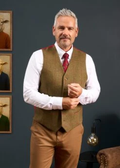 Combrook Men's Tweed Lined-Back Waistcoat In Sage - Regular Fit 9 Combrook Men's Tweed Lined-Back Waistcoat In Sage - Regular Fit -Alan Paine Fashion Store combrook mens tweed lined back waistcoat sage 4